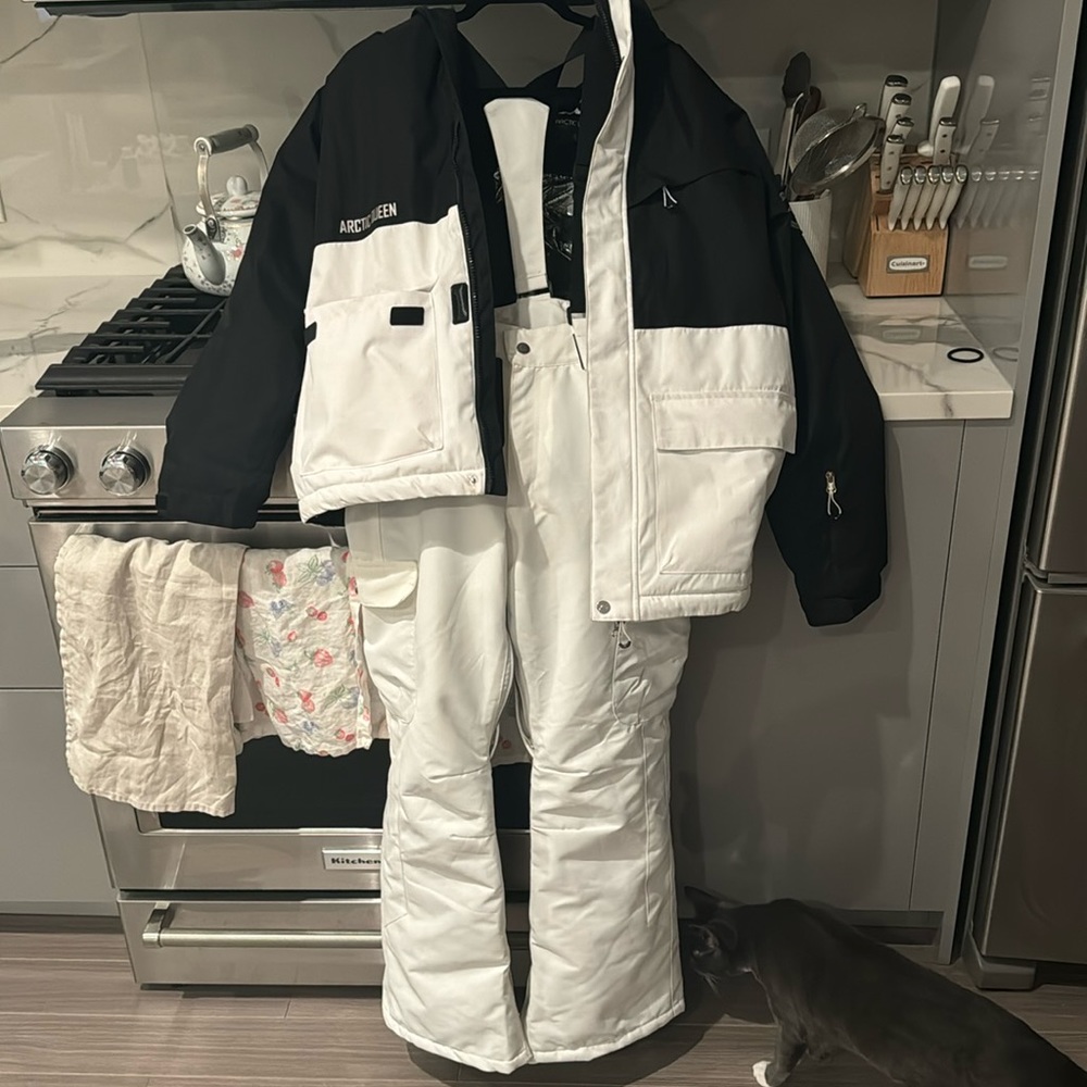 worn once, ski pants + ski suits together, can be sold separately too
